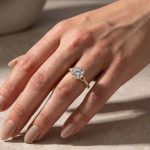 S925 Maxine Moissanite Bow Base Design 2.0 Carat Round Cut Engagement Ring - Image 3