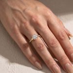 S925 Maxine Moissanite Bow Base Design 2.0 Carat Round Cut Engagement Ring - Image 2