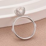 S925 Moissanite 2.5Ct Oval Cut White Gold Engagement Ring - Image 4