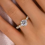 S925 Maxine Moissanite 2.0 Carat Round Cut Engagement Ring in Sterling Silver - Image 3