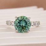 S925 Moissanite 4.0Ct Green Round Cut White Gold & Yellow Gold Engagement Ring - Image 4