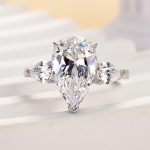 S925 Gorgeous 4.0Ct Pear Cut Three Stone Engagement Ring - Image 4