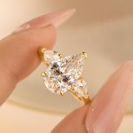 S925 Gorgeous 4.0Ct Pear Cut Three Stone Engagement Ring - Image 7