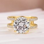 S925 Moissanite Split Shank Design 4.0Ct Round Cut Yellow Gold Engagement Ring - Image 4