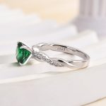 S925 Twist Round Cut Emerald Green Engagement Ring In Sterling Silver - Image 5