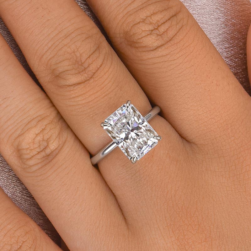 DSC-74112 S925 Maxine Timeless Moissanite 3.5 Ct~4.5 Ct Radiant Cut Engagement Ring In Sterling Silver - Image 1
