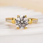 S925 Maxine Moissanite Bow Base Design 2.0 Carat Round Cut Engagement Ring - Image 5
