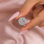 S925 Maxine Moissanite 2.0 Ct Round Cut White Gold Engagement Ring For Women - Image 4