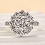 S925 Maxine Moissanite 2.0 Ct Round Cut White Gold Engagement Ring For Women