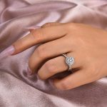 S925 Maxine Moissanite Noble 1.0 Carat Halo Round Cut Engagement Ring - Image 4
