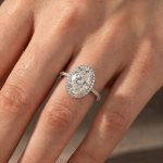 S925 Maxine Exquisite Moissanite 4.0 Carat Halo Oval Cut Engagement Ring In Sterling Silver