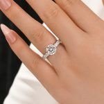 S925 Moissanite 2.0Ct Round Cut Engagement Ring In Sterling Silver - Image 2