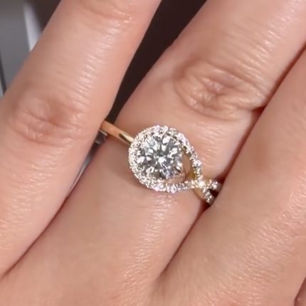 S925 Moissanite Halo 1.2Ct Round Cut Yellow Gold Engagement Ring