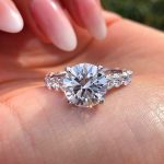S925 Maxine Moissanite 2.0 Ct~4.0 Ct Round Cut Engagement Ring In Sterling Silver