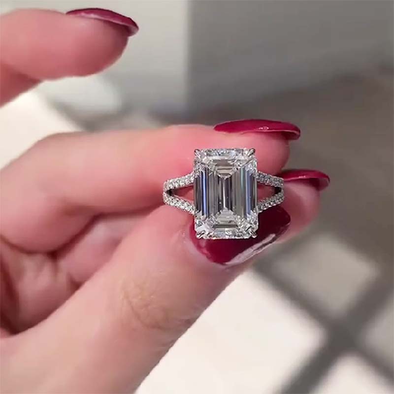 ER700PS-281-29-9Uhb10-c124c830-d13f-4fef-b120-bdfe10f998b0 S925 10.0Ct Emerald Cut Split Shank Engagement Ring In Sterling Silver - Image 1